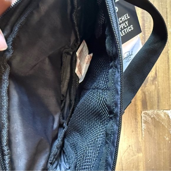 Herschel Supply Company Nineteen Fanny Pack Bag Woodland Camo - Picture 3 of 7